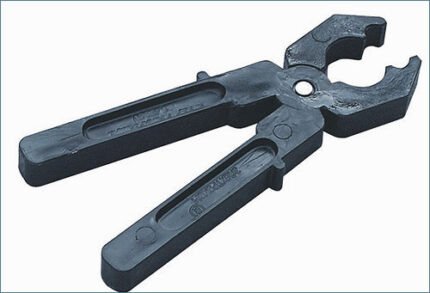 Ізолюючі кліщі  КВП-2 для заміни  циліндричних запобіжників   діаметром  від 8 до 23 мм  в електроустановках  до 1000 В. 